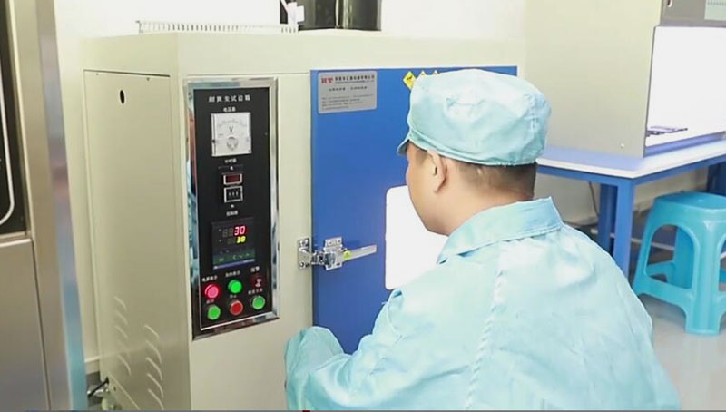 硅膠制品噴有手感油有什么作用？